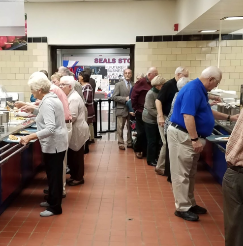 2018 Alumni Banquet Served Through Cafeteria Line